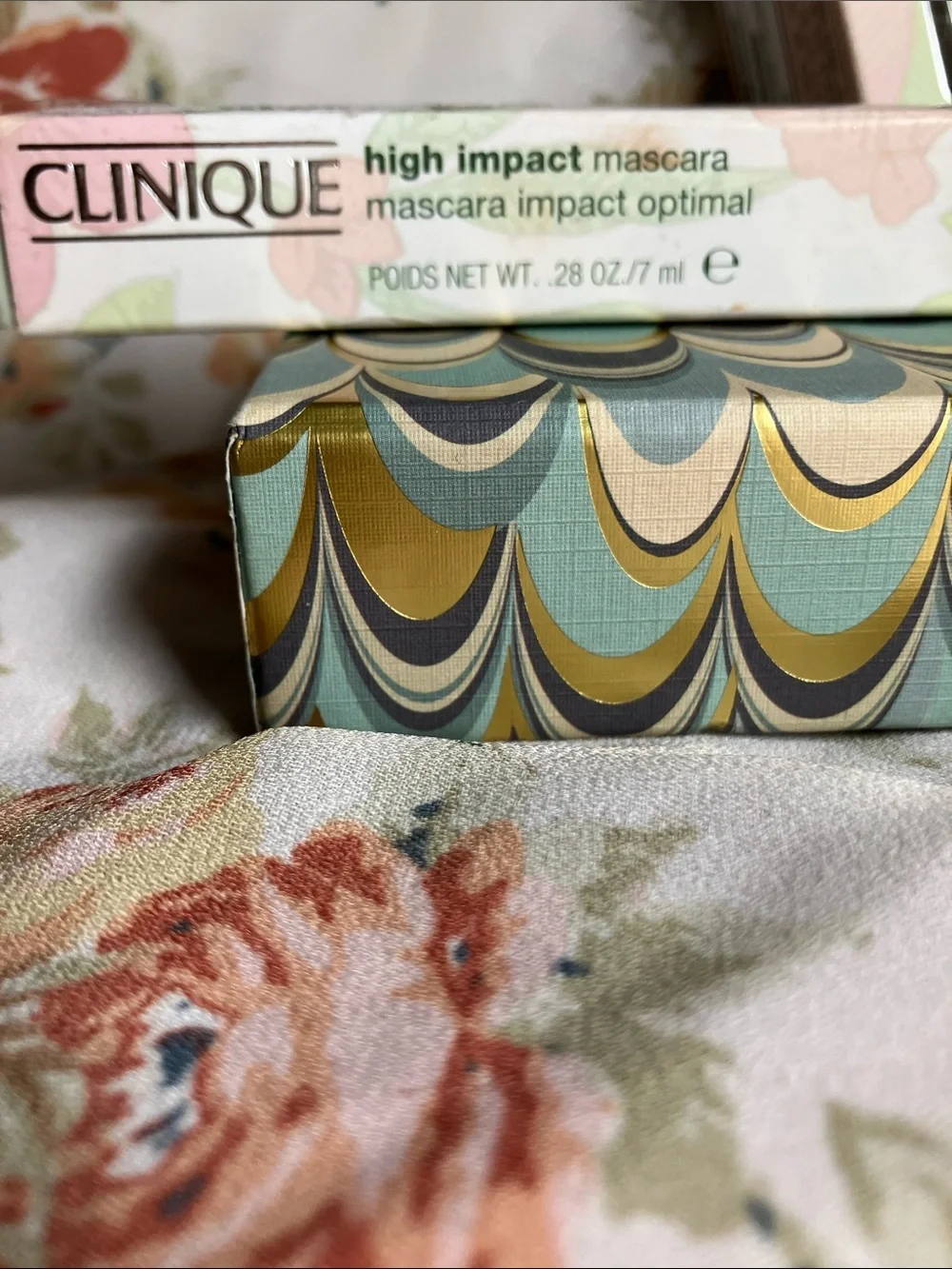 Clinique makeup and mascara bundle in pink, white, gold&FREE earrings& hair pins